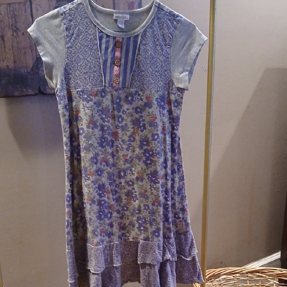 Floral Patterned Dress with Lace Details